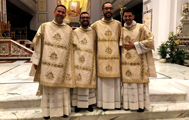 Vescovo Peri conferisce Ordine Presbiterato a Marcello Lo Bianco e Sebastiano Cristaudo